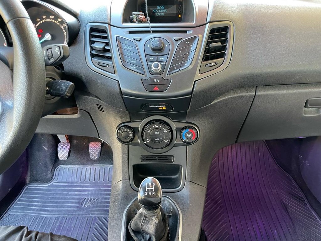 2014 Ford Fiesta TrendX - 14