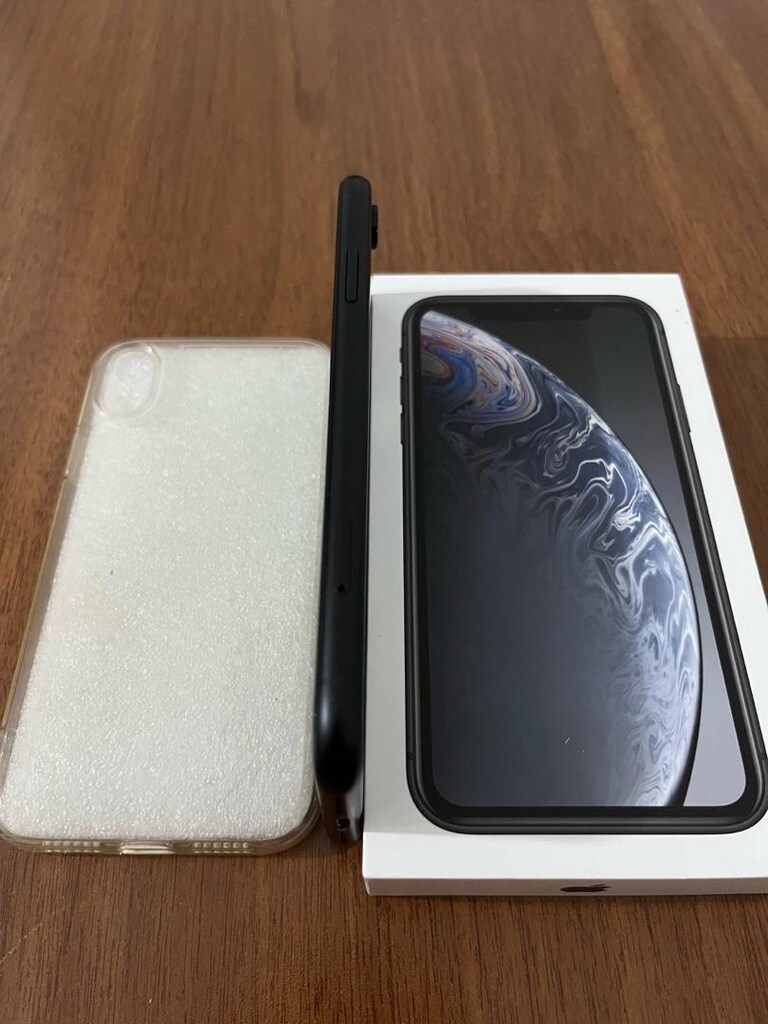 Apple iPhone XR 64 GB - 5