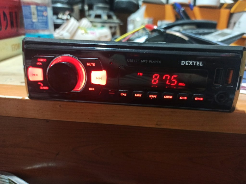 sıfır ayarında USB AUX RADYO BULUTUT ÇİFT anfi çıkışlı oto teyp - 2