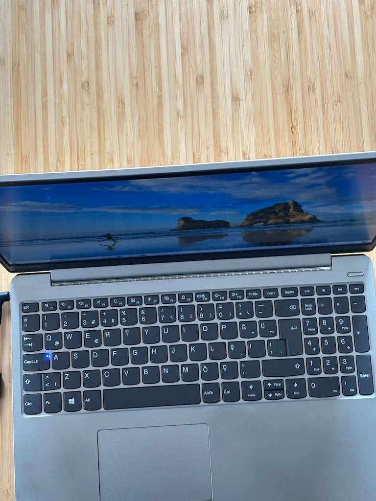 İLK GELEN ALIR! Çift Ekran Kartlı Lenovo i5 / AMD Radeon / 256GB SSD - 9