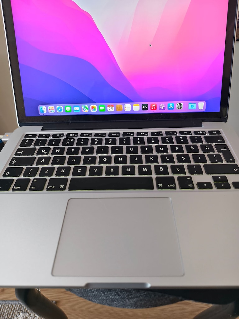 MACBOOK PRO 2015 - İ5 - 2K RETİNA EKRAN - 256 GB SSD - 8 GB RAM - 3