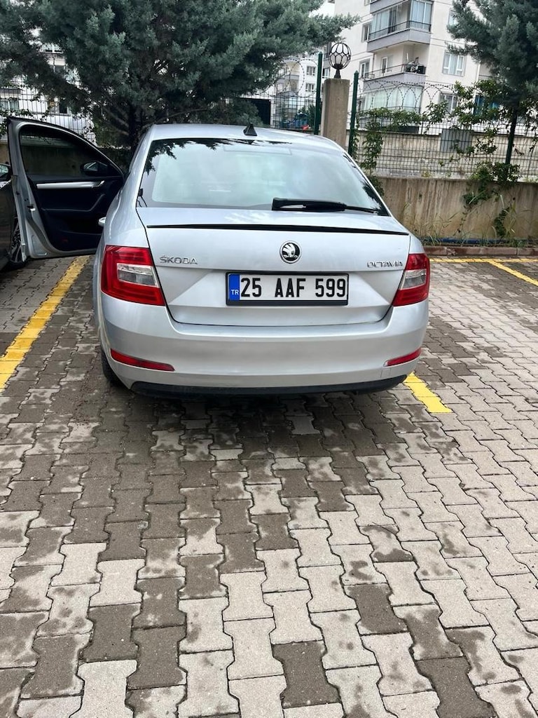 Temiz ve Bakımlı Škoda Octavia - Masrafsız & Aile Aracı - 4