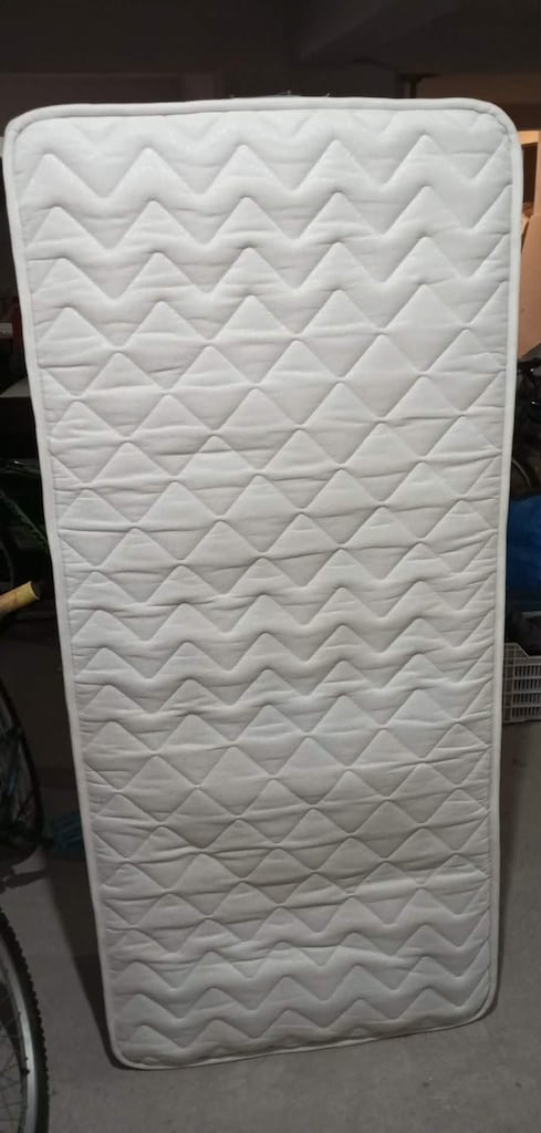 TEK KİŞİLİK YATAK TEMİZ KULLANIŞLI 180X80CM EBADINDA PAZARLIKSIZ 1750 - 2