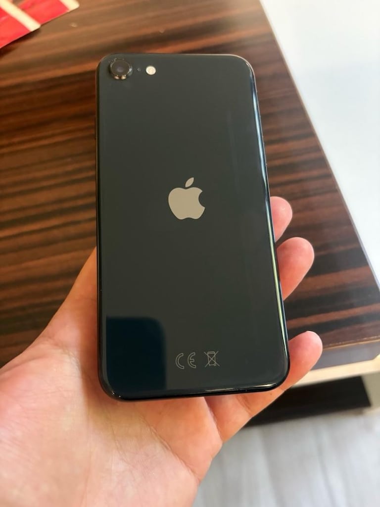 IPHONE SE - 2