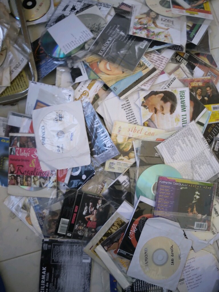 Yerli ve yabancı müzik CD leri 552 adet - 9