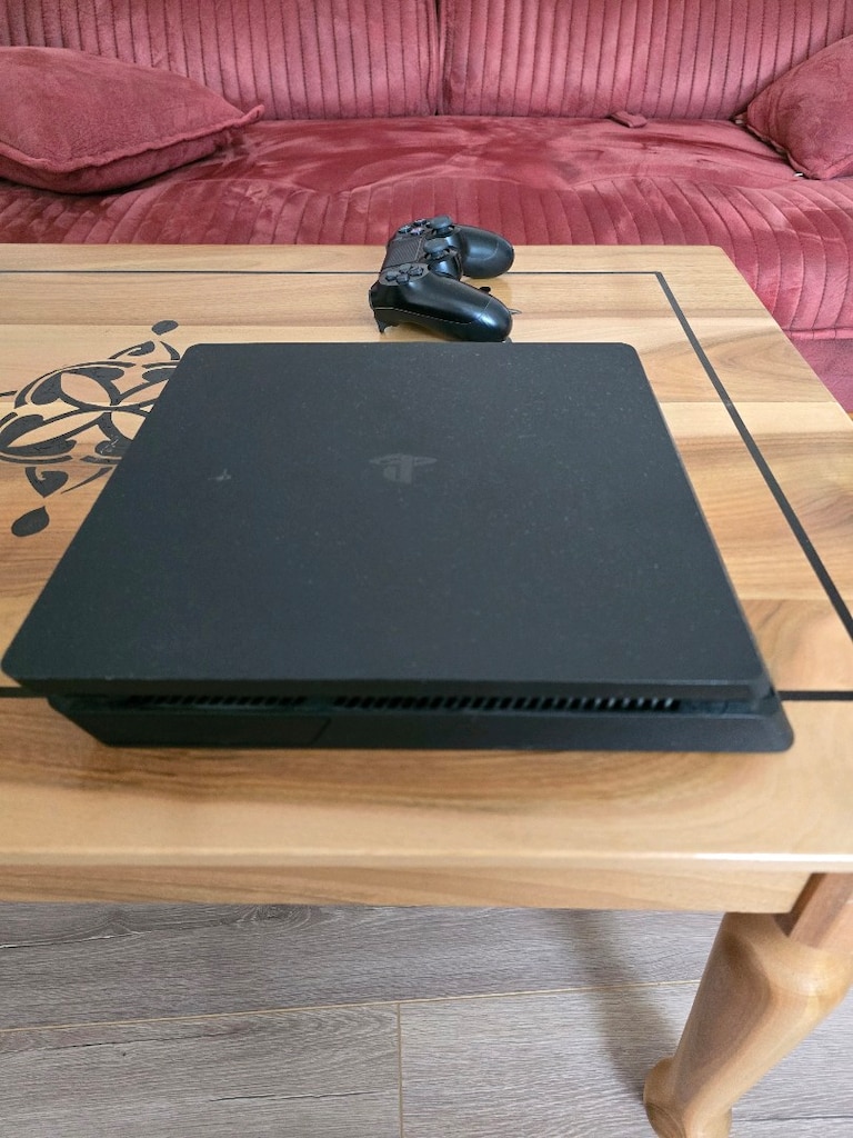 Aile Evimde Kalan 3 yıldır hiç dokunulmamiş PS4 Slim 500GB - 2