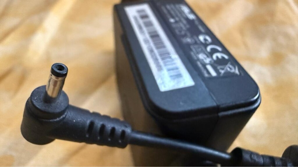 ASUS EXA1004EH (19V 1.58A) Orijinal Netbook ince uçlu adaptör - 12
