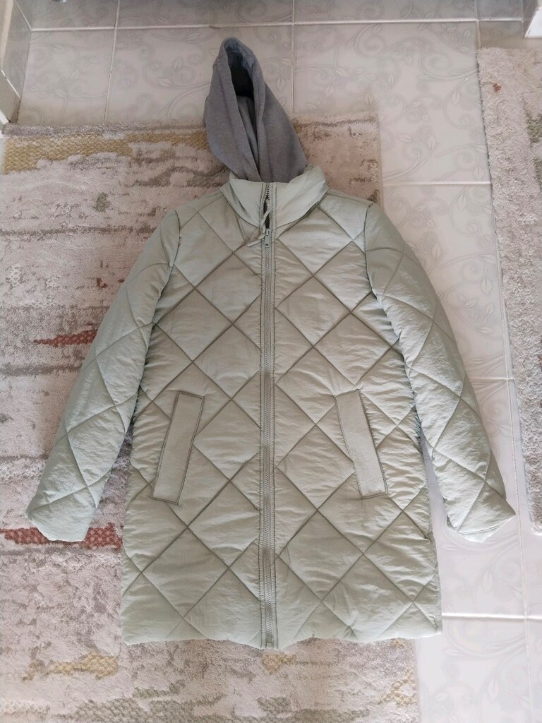 LCW Casual marka, 36 bedene tam uyumlu, kapüşonlu kapitone mont