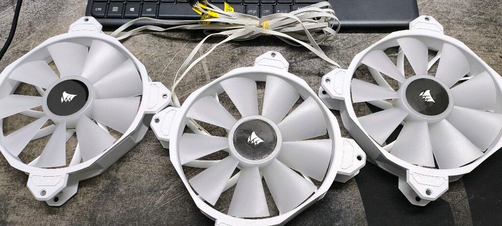 Corsair icue sp140 rgb elite - 3