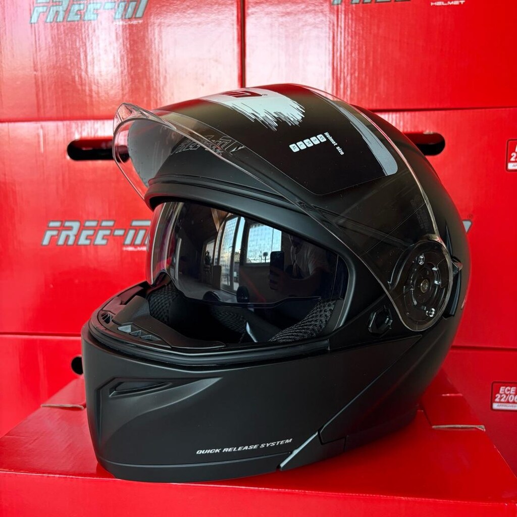 Siyah kask - 4