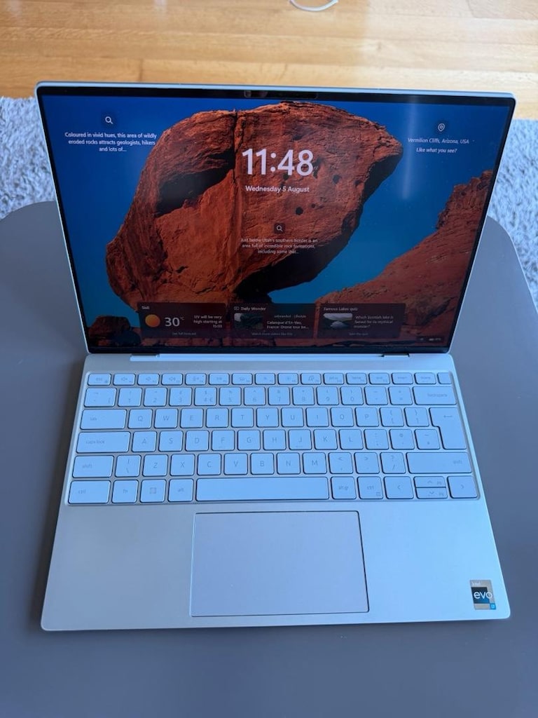 Dell XPS 9315 12 th Gen Intel (R) Core(TM) İ7 - 4