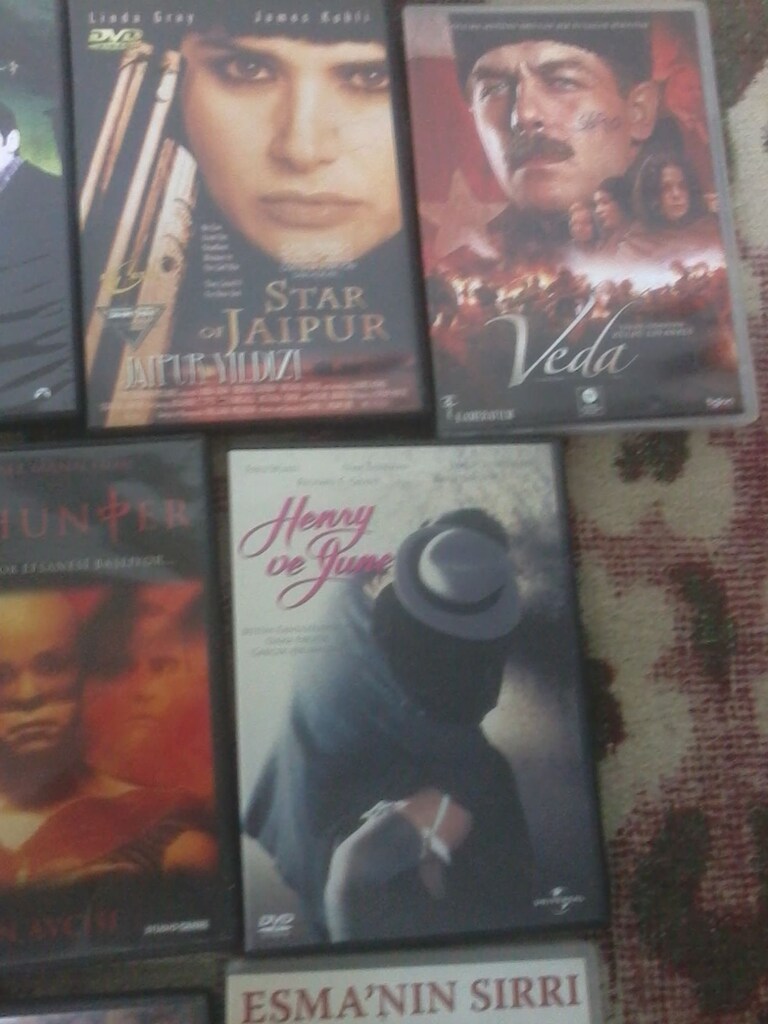 187 FİLM- 119 ADET DVD, 10 BELGESEL. 21 VCD+ 37 erot. FİLM - 14