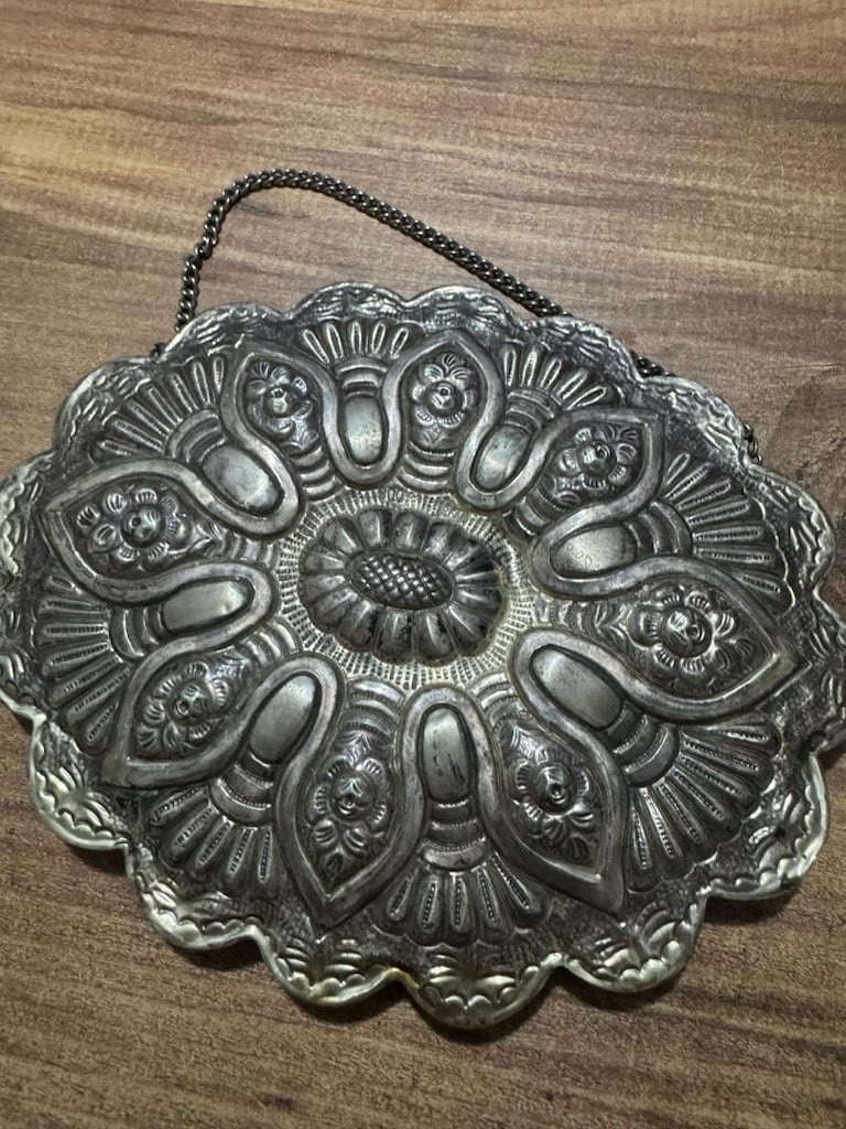 Eski Alman Gümüşü (Alpaka) Kabartma Duvar Aynası - 11