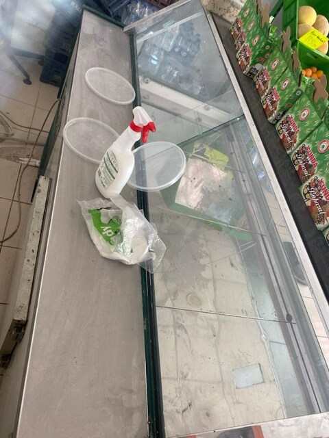 şarküteri dolabı sütlük