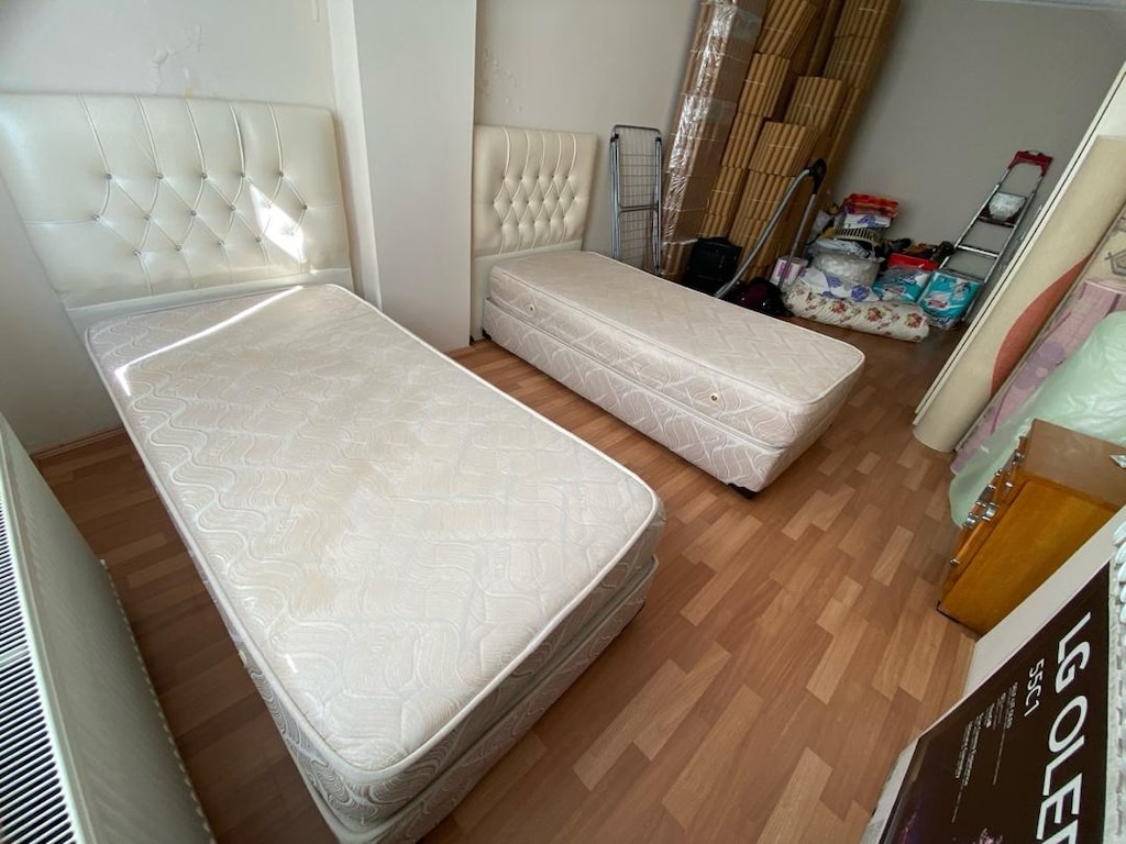 tek kişilik bazalı ve başlıklı iki adet yatak (adet fiyatı) - 4