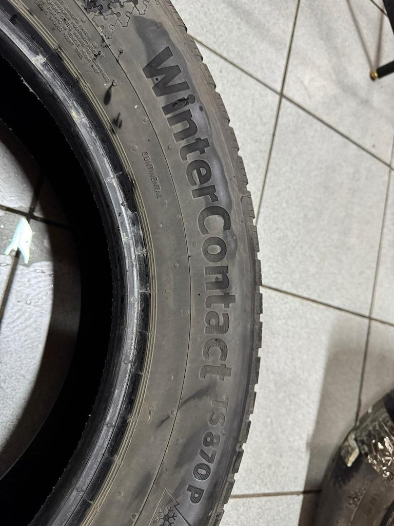 225 60 18 kışlık Continental 1 kış kullanıldı tarıh 2024 - 9