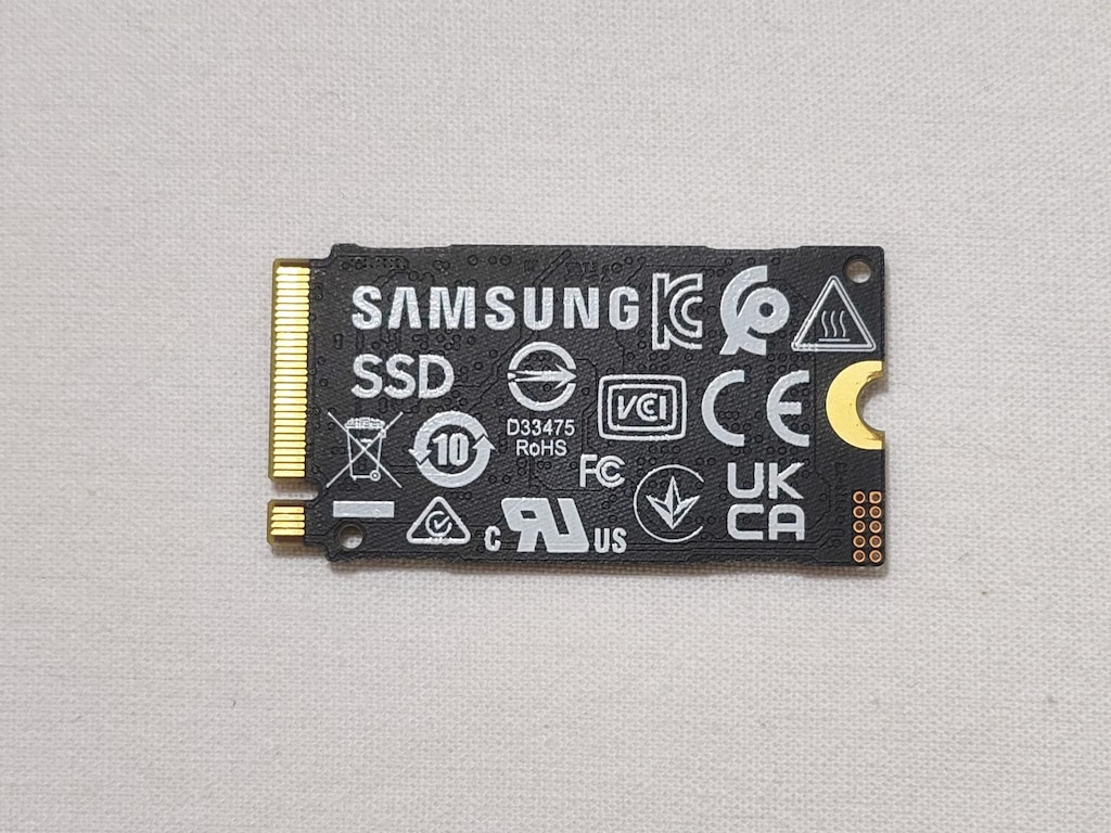 SAMSUNG PM9C1A 512 GB 2242 M.2 SSD - 6,100MB/s - 5,200MB/s - 2