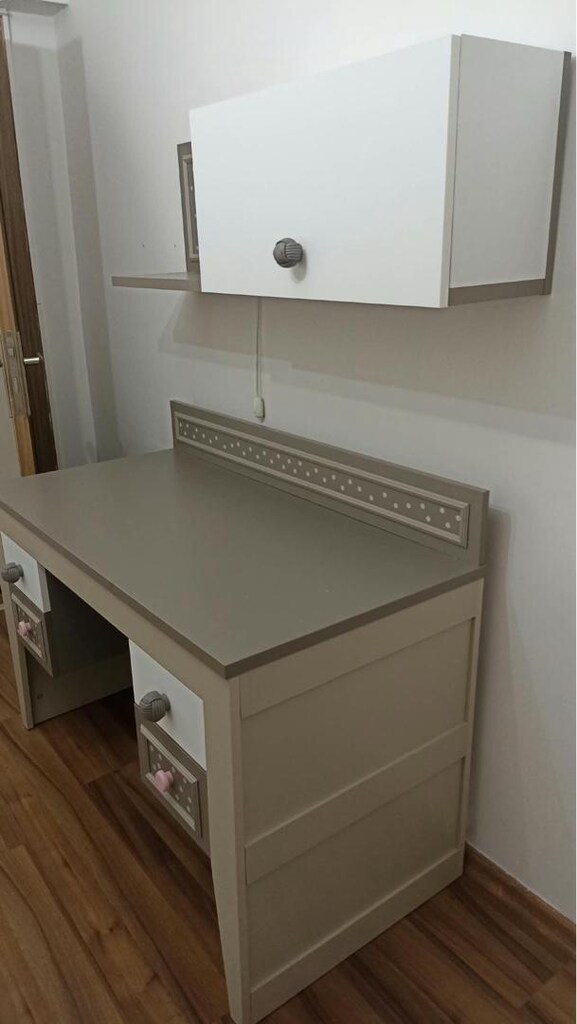 acil satılık KIZ ÇOCUK ÇALIŞMA MASASI - 4