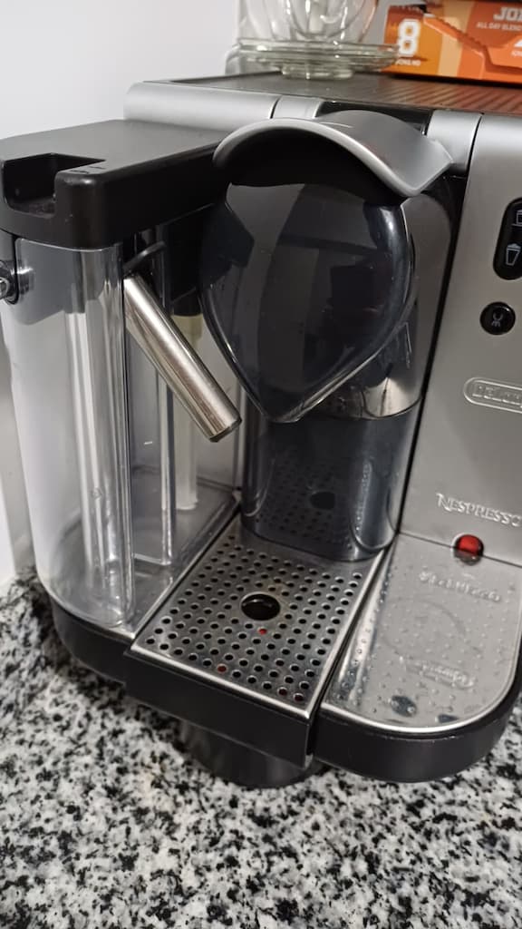 Delonghi Nespresso Süt Köpürtücülü Kapsül Kahve Makinesi - 2
