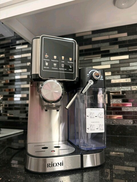RİOMİ OTOMATİK 7ÇEŞİT 20BAR BASINÇLI SÜT KÖPÜRTÜCÜLÜ ESPRESSO MAKİNASI