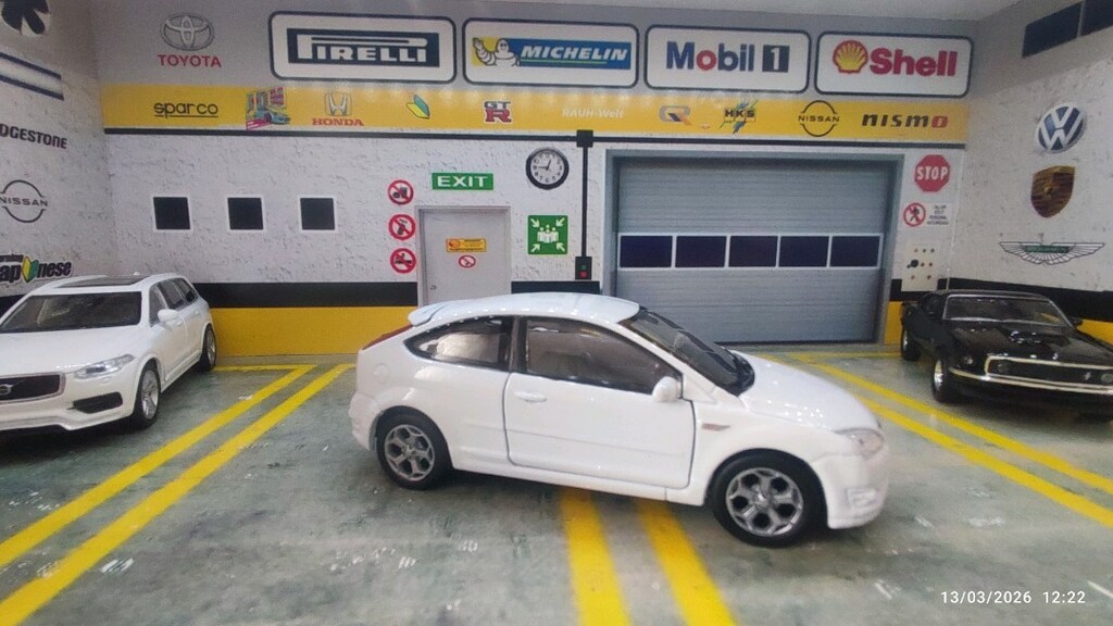 Ford Focus ST modeli metal diecast oyuncak araba - 4