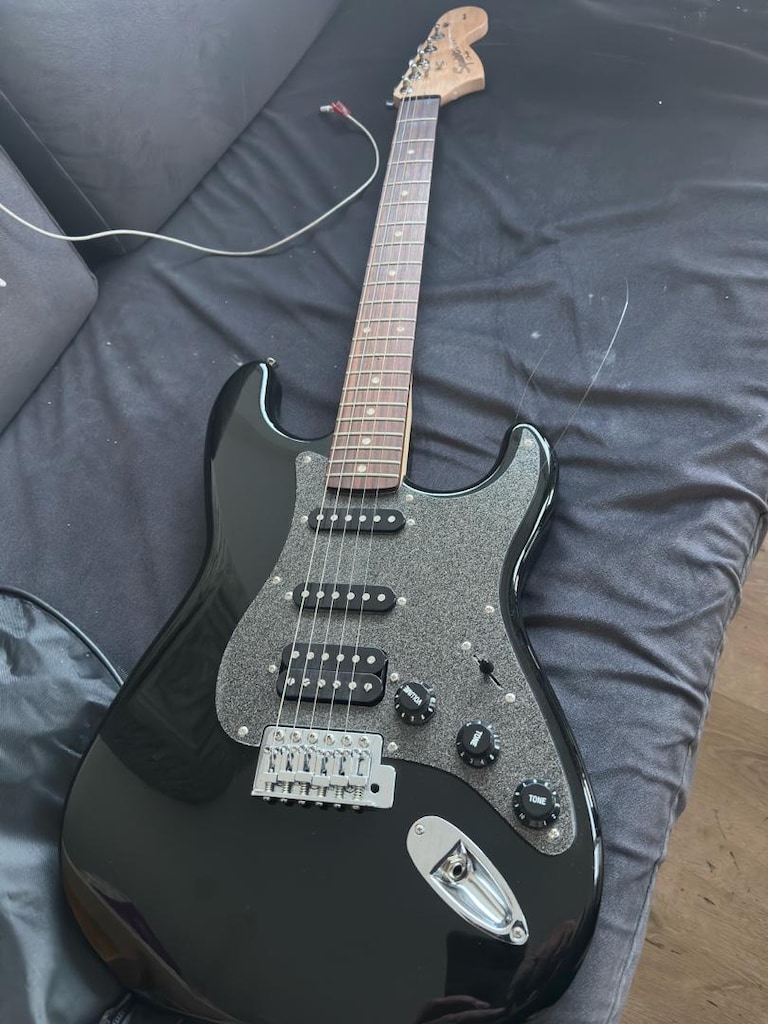 fender squier start elektro gitar gitar tek tel kopmus temiz kilfi var - 8