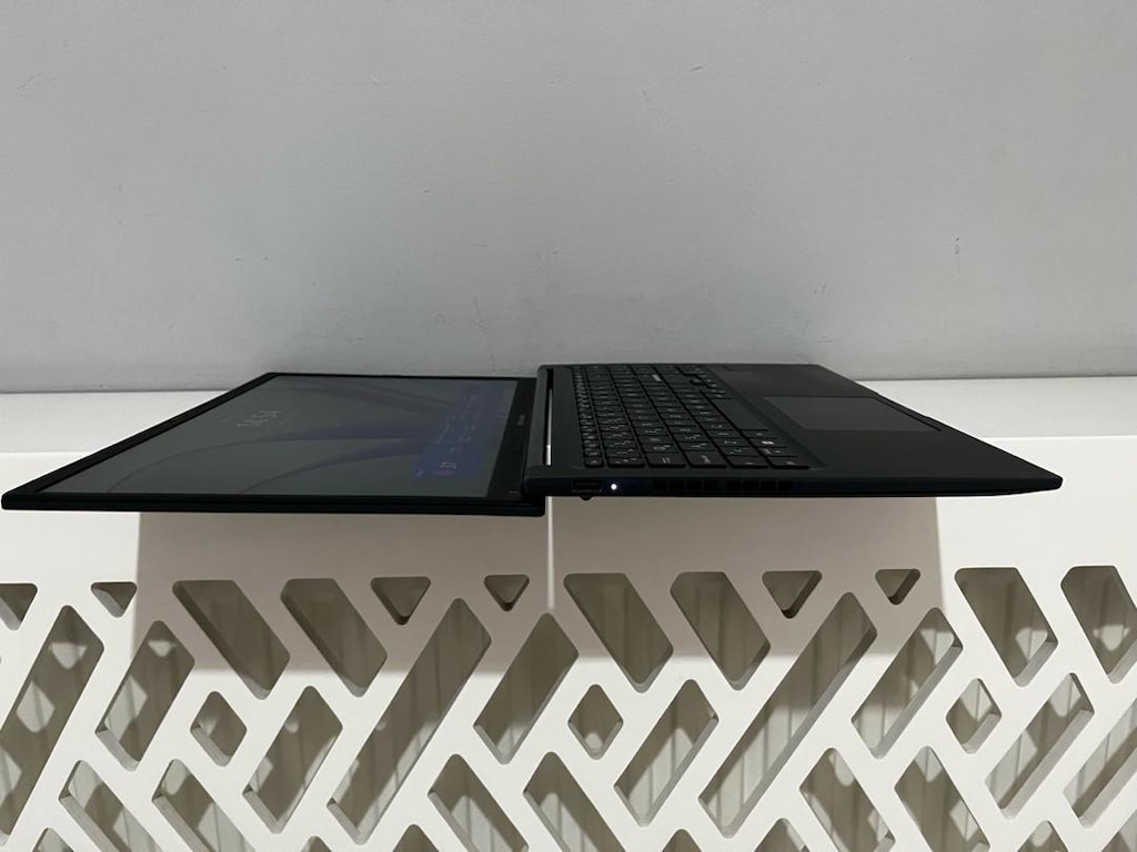ASUS Vivobook laptop - 10