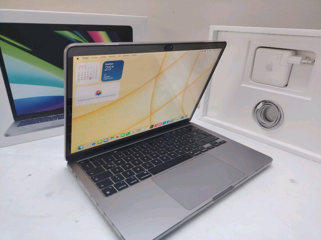 MacBook pro M1 8GB RAM 256GB SSD PİL DEVRİ 220 TOUCBAR ÖZELLİĞİ VAR - 2