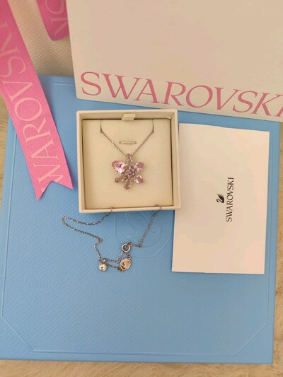 SWAROVSKİ GEMA PEMBE RENKLİ KOLYE