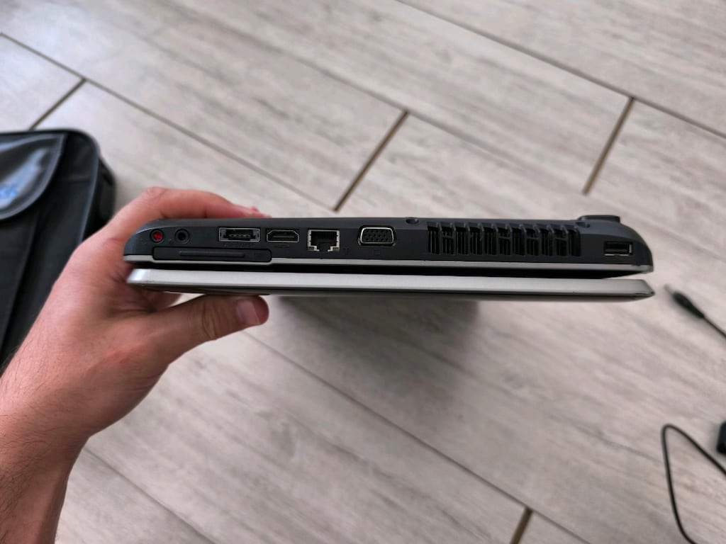 Toshiba laptop - 7
