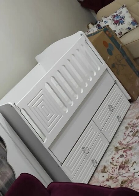 Sallanan Bebek Beşiği Çekmeceli