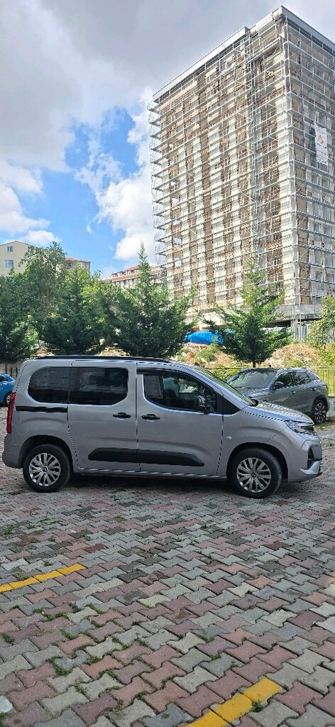opel combo 1.5d Essential otomatik - 4