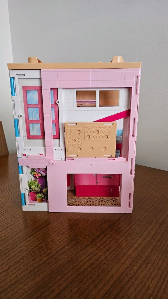 Barbie evi