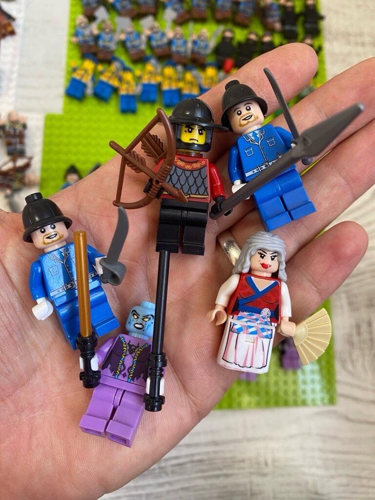 Lego Karışık minifigürler - 10