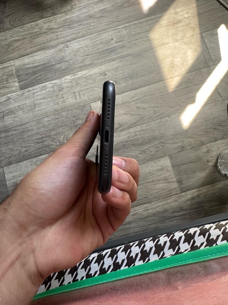 iPhone 11 - 4
