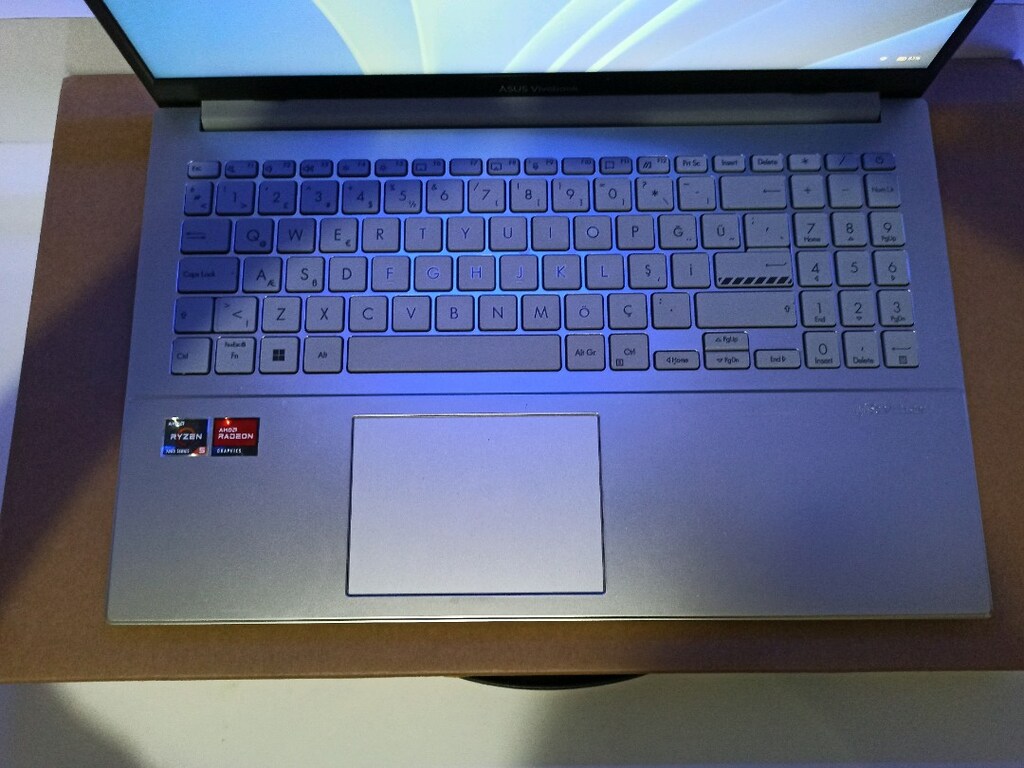 Asus vivobook laptop - 2
