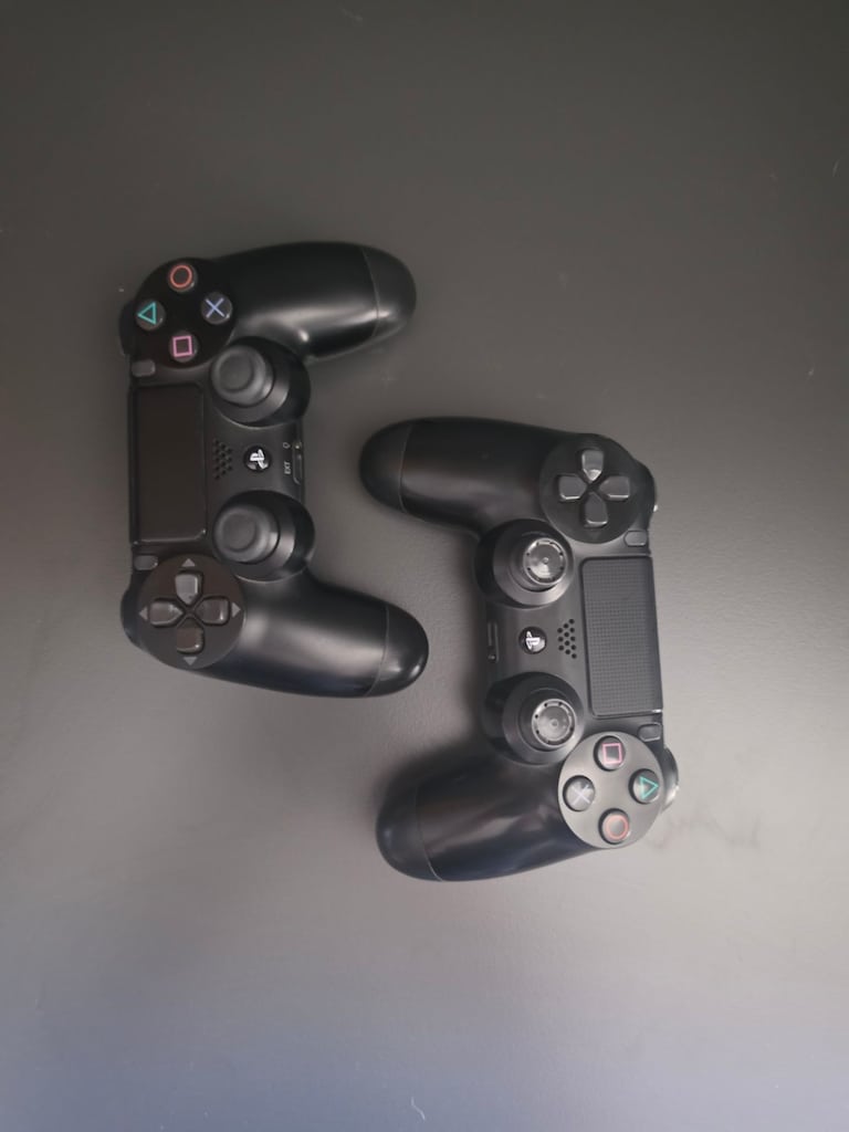Sorunsuz PS4 Slim 500GB + 2 Orjinal Dualshock - 3