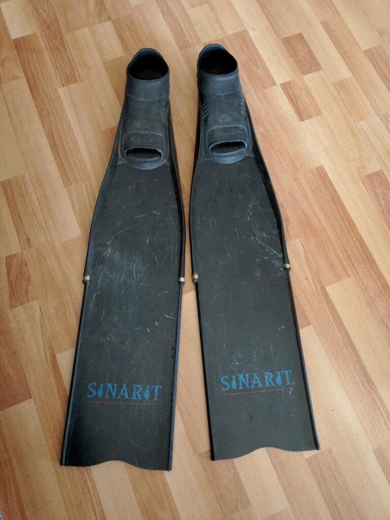 dalgıç elbisesi ile palet ve ayakkabı takim. SCoOTERLE. TAKAS. OLUR. - 4