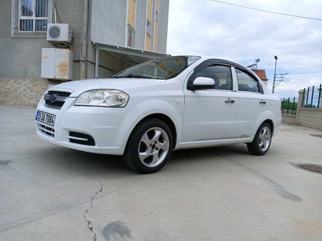 2012 model chevrolet aveo - 3