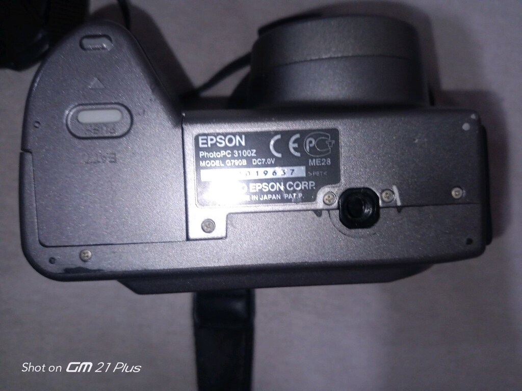 EPSON 3.3 MEGAPİKSEL DİJİTAL FOTOĞRAF MAKİNESİ - 6