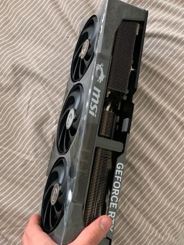MSI /ASUS GeForce RTX 5090 KUTU + Soğutma sistemi + Aksesuar (GPU YOK) - 3