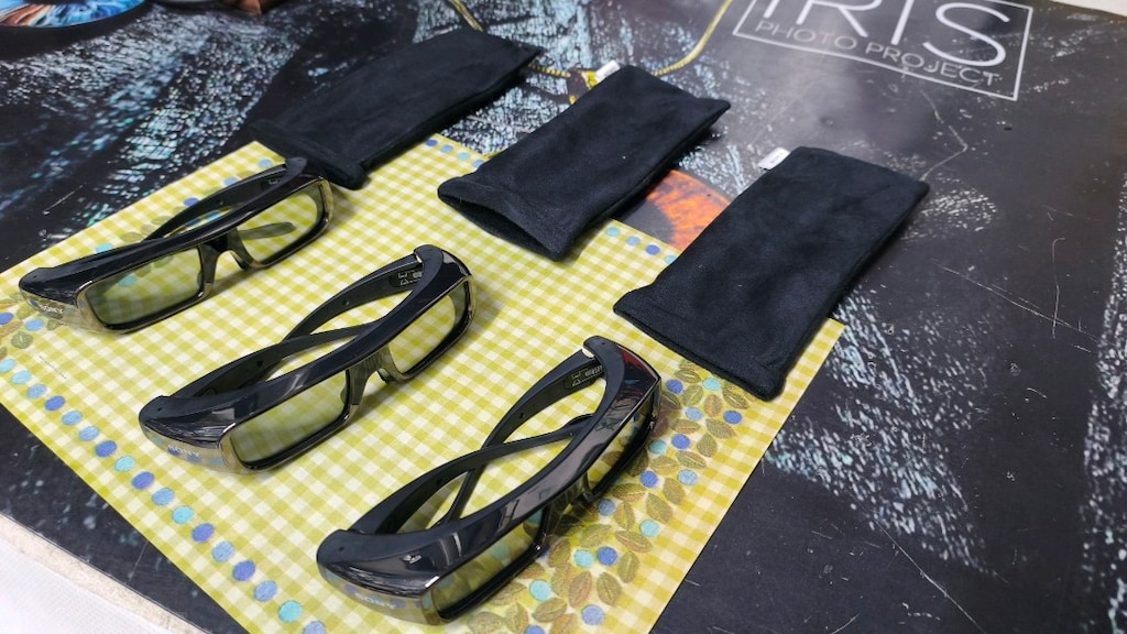Sony TDG-BR100 Active 3D Gözlük - 3 Adet + Orijinal Kılıfları - 2