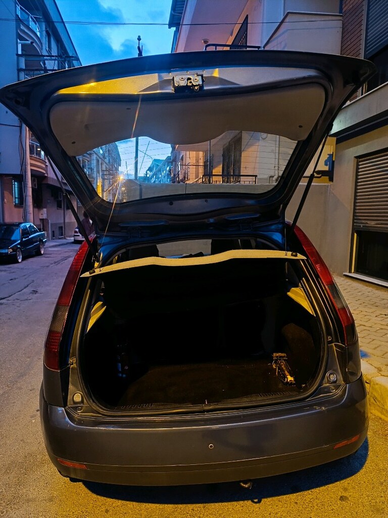 Sahibinden Değişensiz Otomatik Ford Fiesta Klimalı 1.4 Dizel 2005 MdL - 8