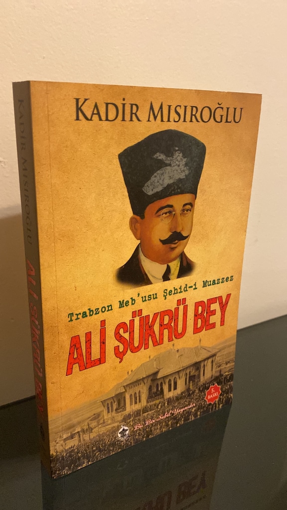 Ali Şükrü Bey (yeni kapak) - KADİR MISIROĞLU - Sıfırından Uygun Fiyata Al