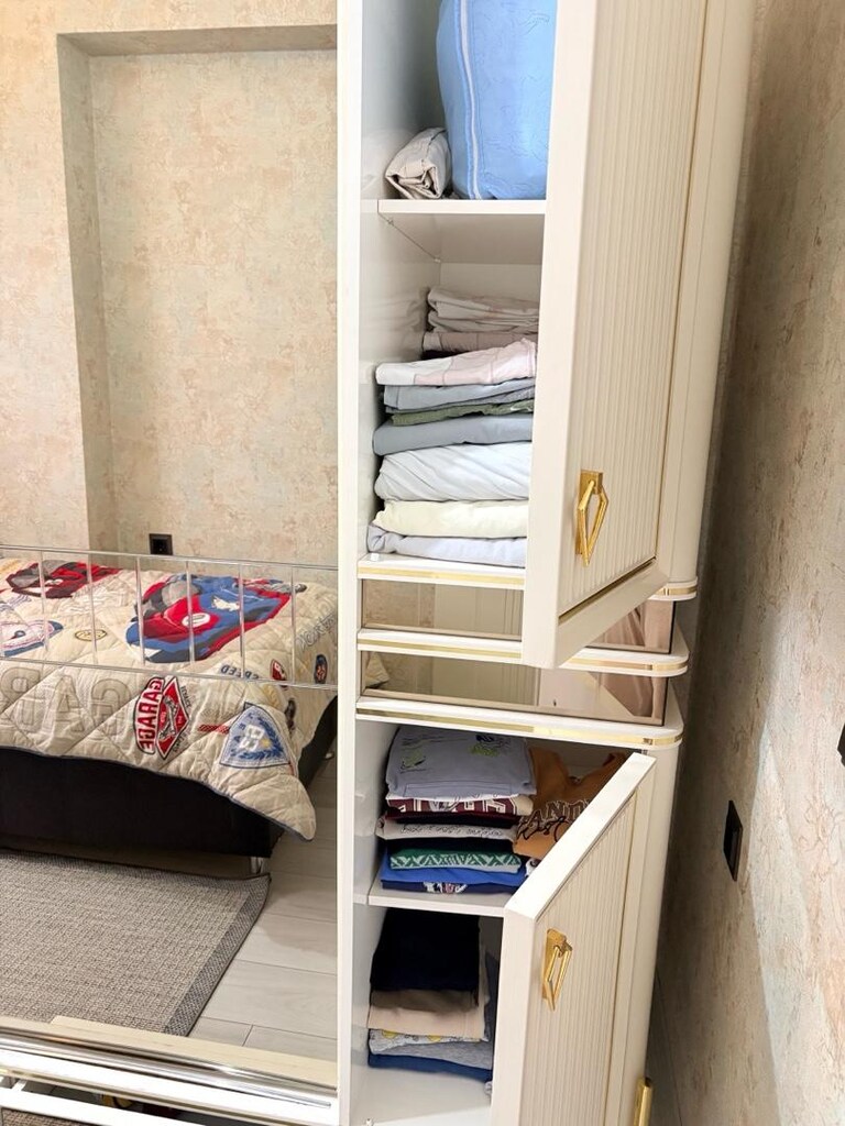 kullanışlı yatak odası dolabı ve makyaj masası - 2