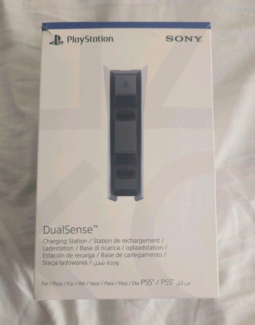 PlayStation 5 sarj istasyonu