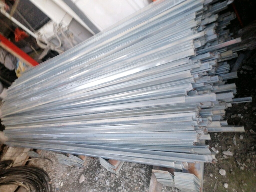 Galvaniz köşebent Demir 3metre - 4