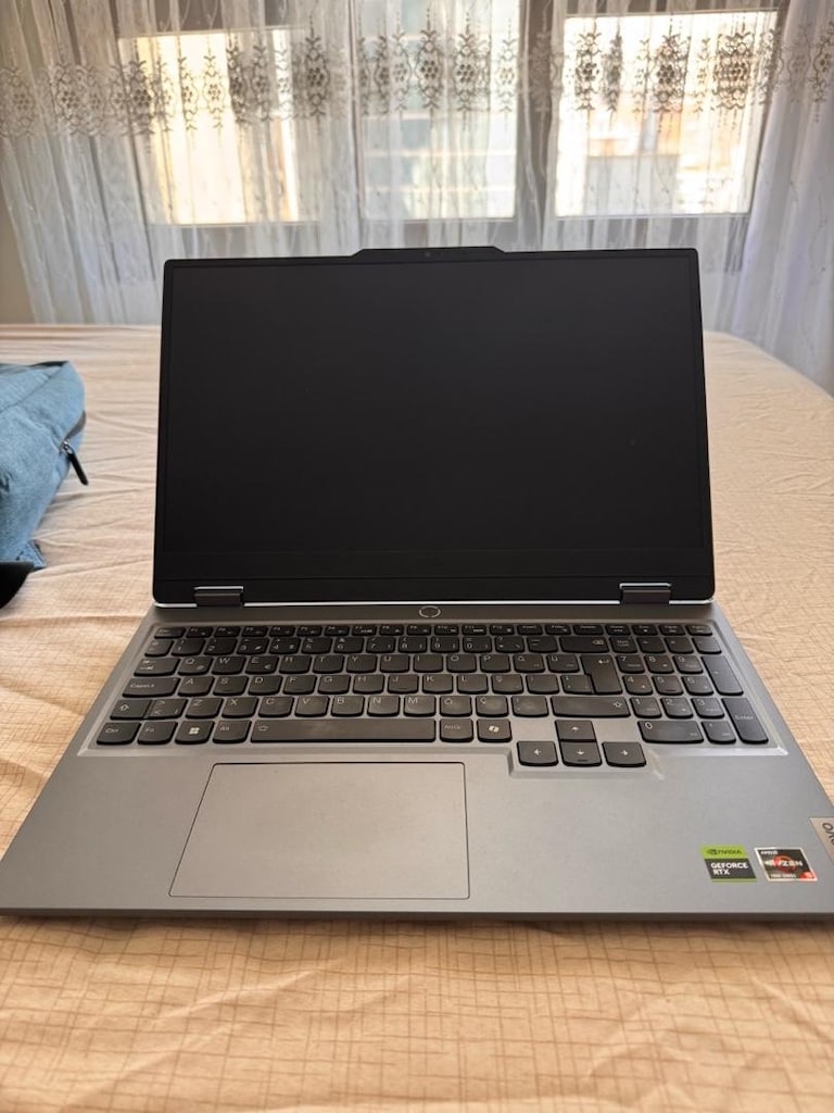 0 dan farksız LENOVO LOQ RTX 4050 li - 4