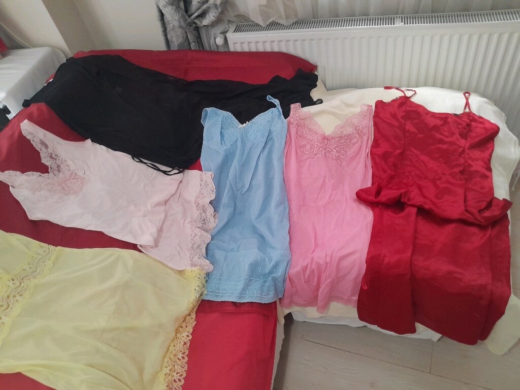 Az kullanilmis, cok cesitli, farmli bedenlerde, dantel-saten elbise - 4