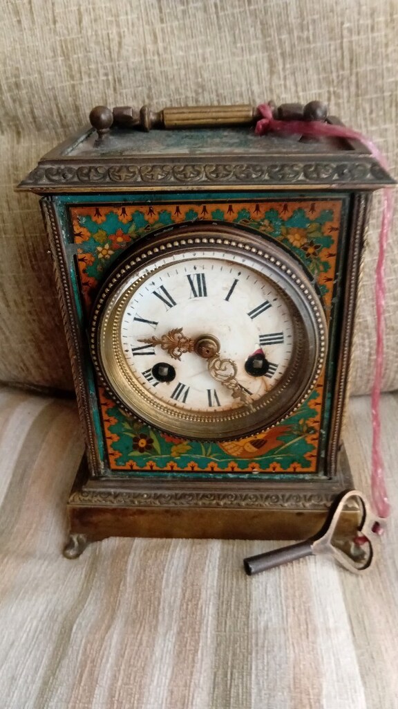 1800s Fransız bronz seyahat saati üzeri komple mineli el boyama